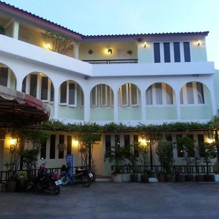 Casa Holiday Hotel Sha Пхитсанулок Экстерьер фото