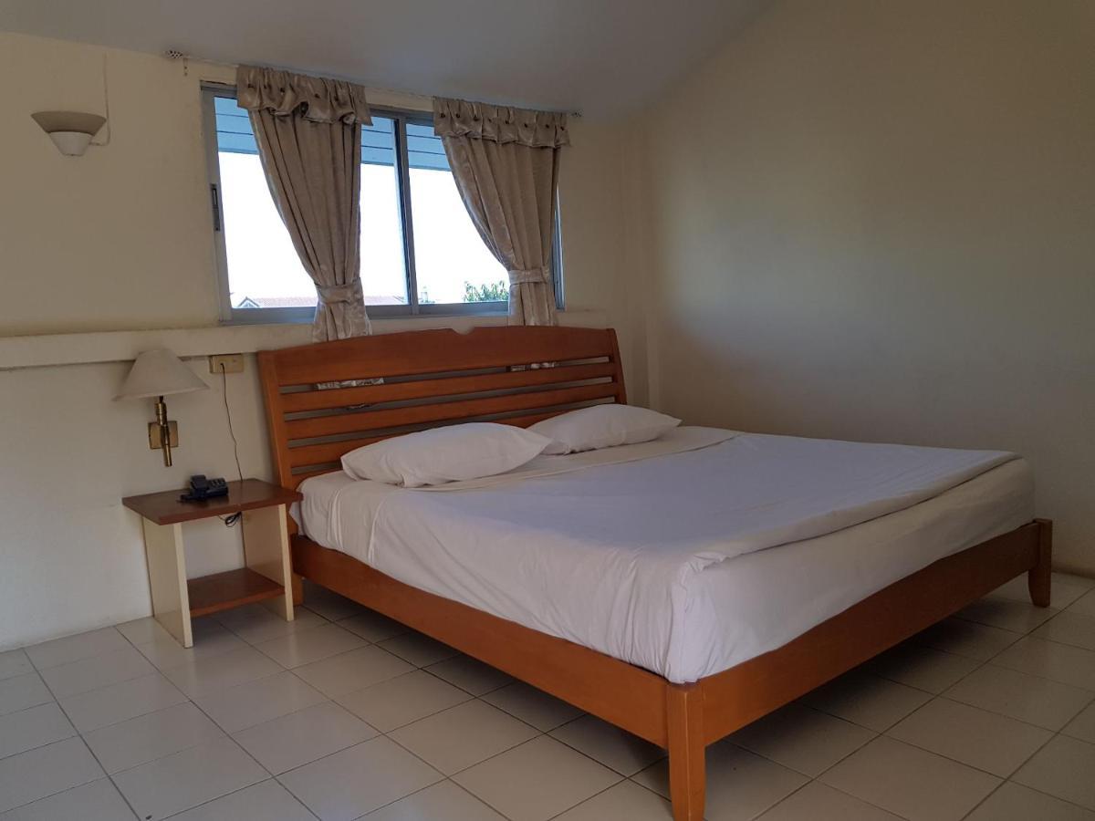 Casa Holiday Hotel Sha Пхитсанулок Экстерьер фото