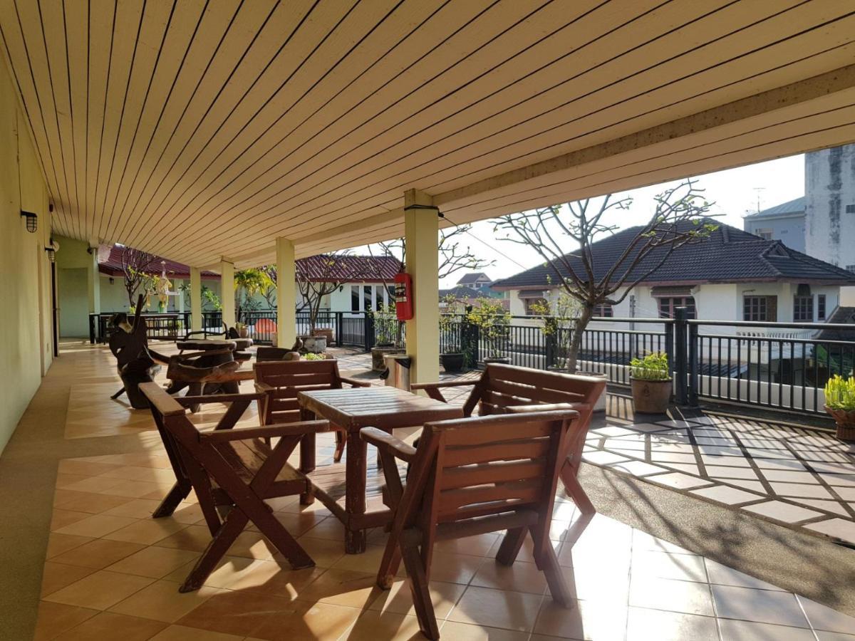 Casa Holiday Hotel Sha Пхитсанулок Экстерьер фото